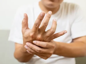 کاردرمانی در گلین باره چگونه به بهبود حرکت بیمار کمک می‌کند؟